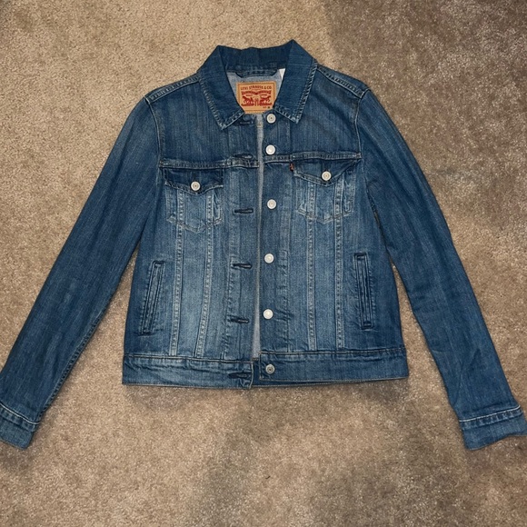 Womens Levi’s Jean Jacket !!! - Picture 4 of 4